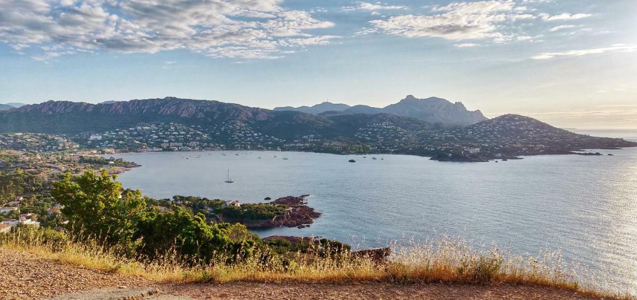 Plage A 3 Minutes A Pied Saint-Raphaël Екстериор снимка